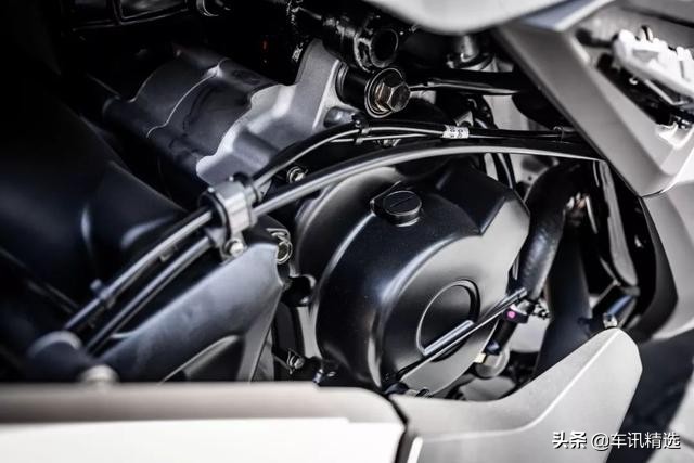 趴不动重机,换一台踏板如何?能压弯的XcitingS400,颜值还很高