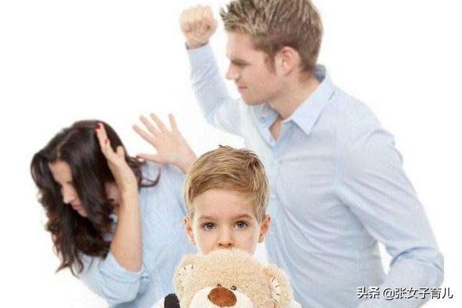 2岁宝宝爱打人该怎么正确引导,两岁多宝宝喜欢打人该怎么办