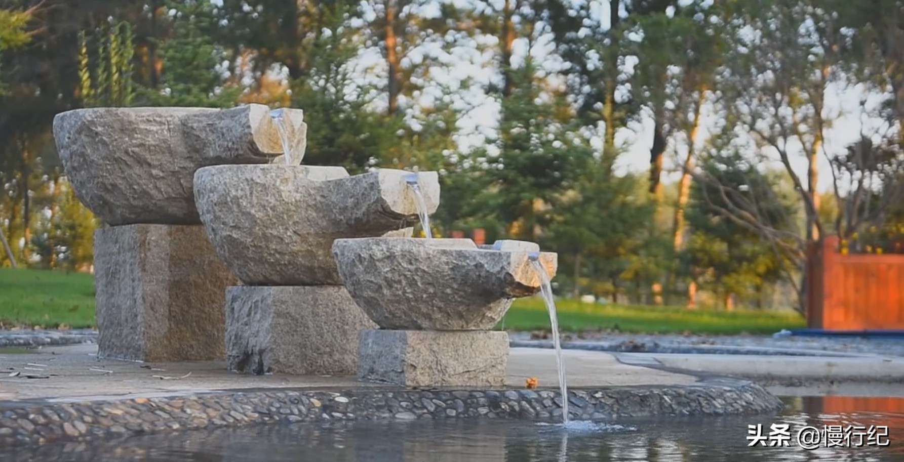 一眼温泉成就了方圆几十里的度假区,这里的悠闲生活,真的带劲