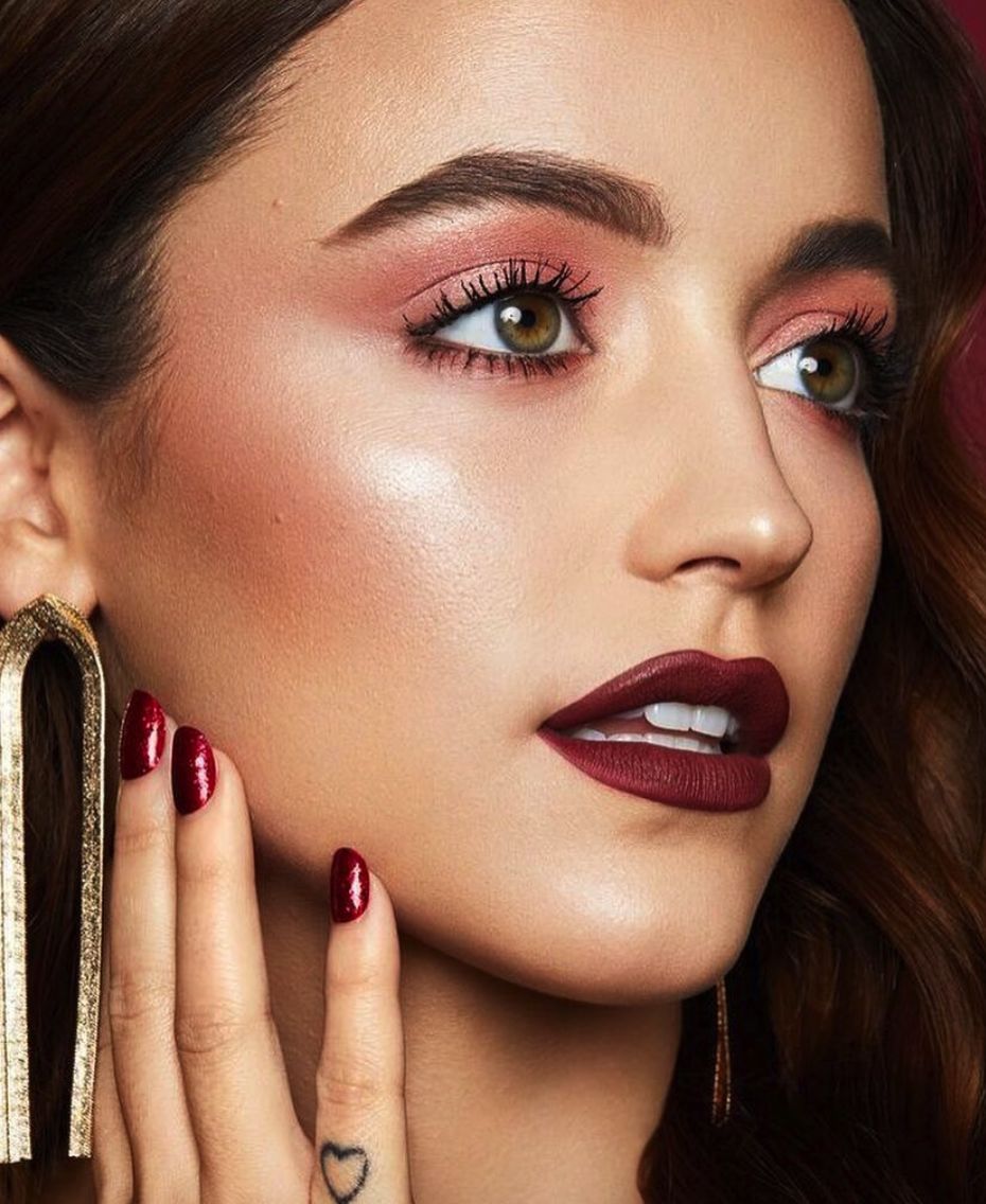 精致的猪猪女孩，“JUJU粉”眼影盘了解一下？