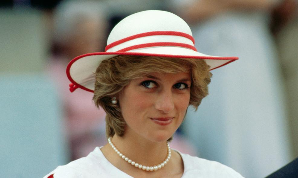 查尔斯和戴安娜的恩怨情仇,查尔斯难忘旧情为啥还要找戴安娜