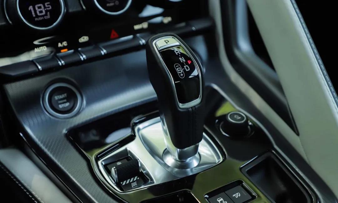 2018款3.0t捷豹f-type现车,捷豹f-type对比保时捷911