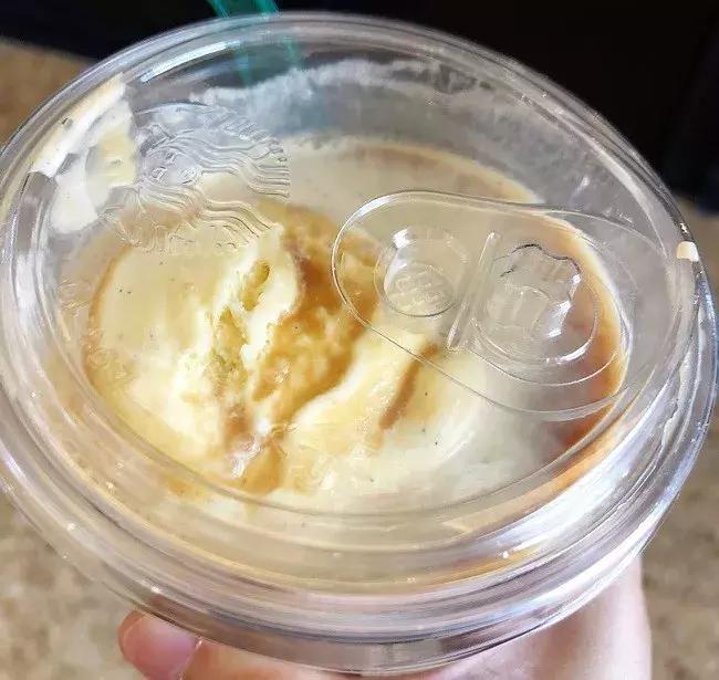 星巴克玩味冰调第二杯半价,星巴克玩味冰调混合一起喝