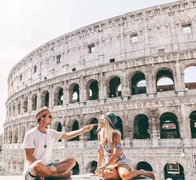 一个清洁工拍的照片一张卖6万，把美女娶回了家