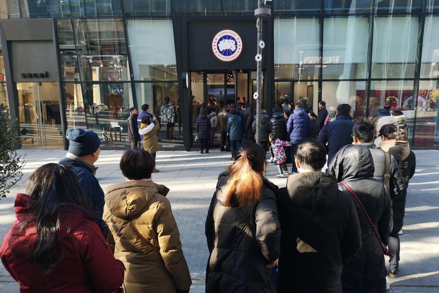 加拿大鹅用的是鸭绒还是鸭毛,加拿大鹅vs波司登羽绒服