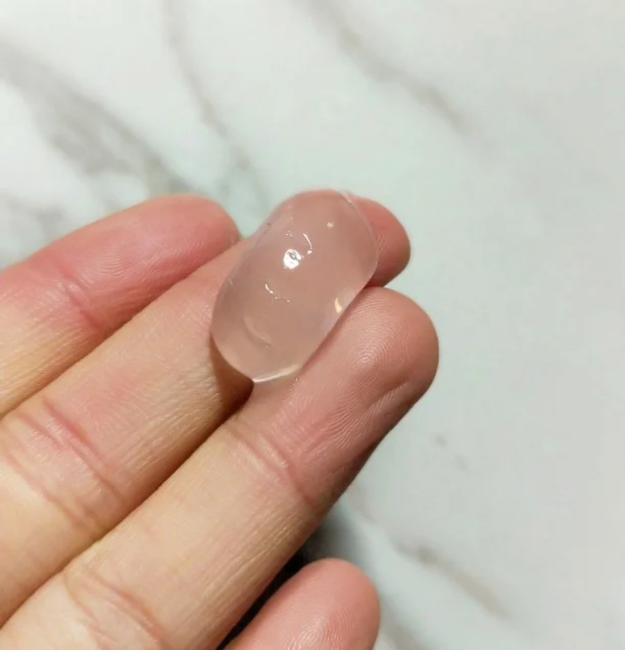 容易搓泥起皮的护肤品正确用法,护肤品用了搓泥什么原因