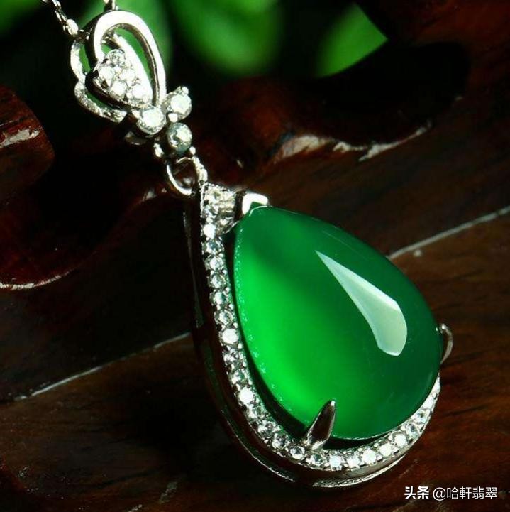 300多的玉髓镯子是真的假的,400元以上的玉髓是真的吗