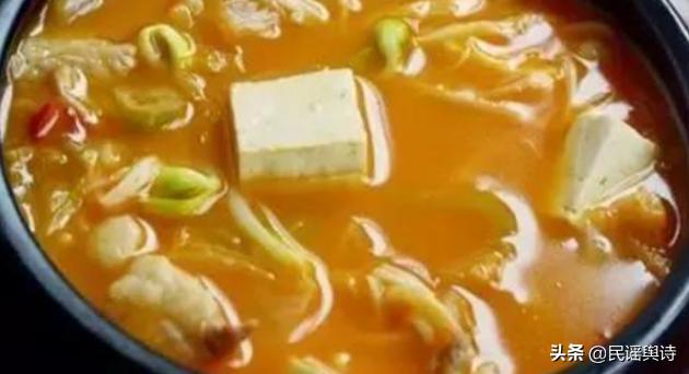 香菇鸡胸肉酱米线的家常做法,蛋包炒米线做法