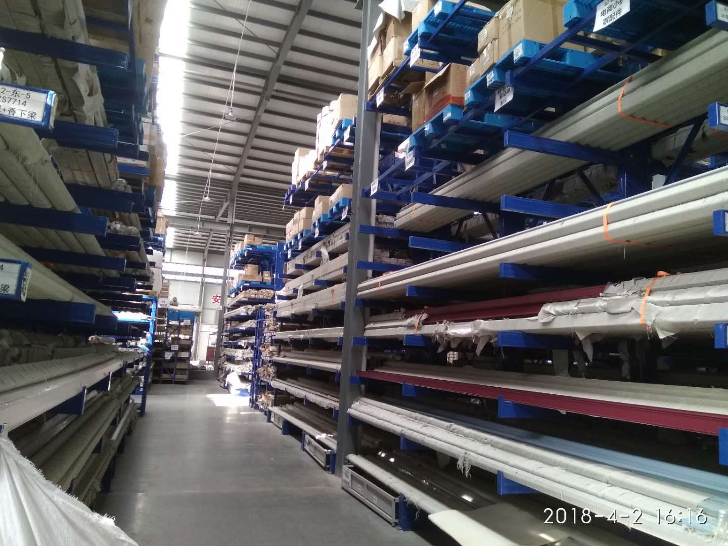 存放圆钢专用货架,悬臂式货架规格型号