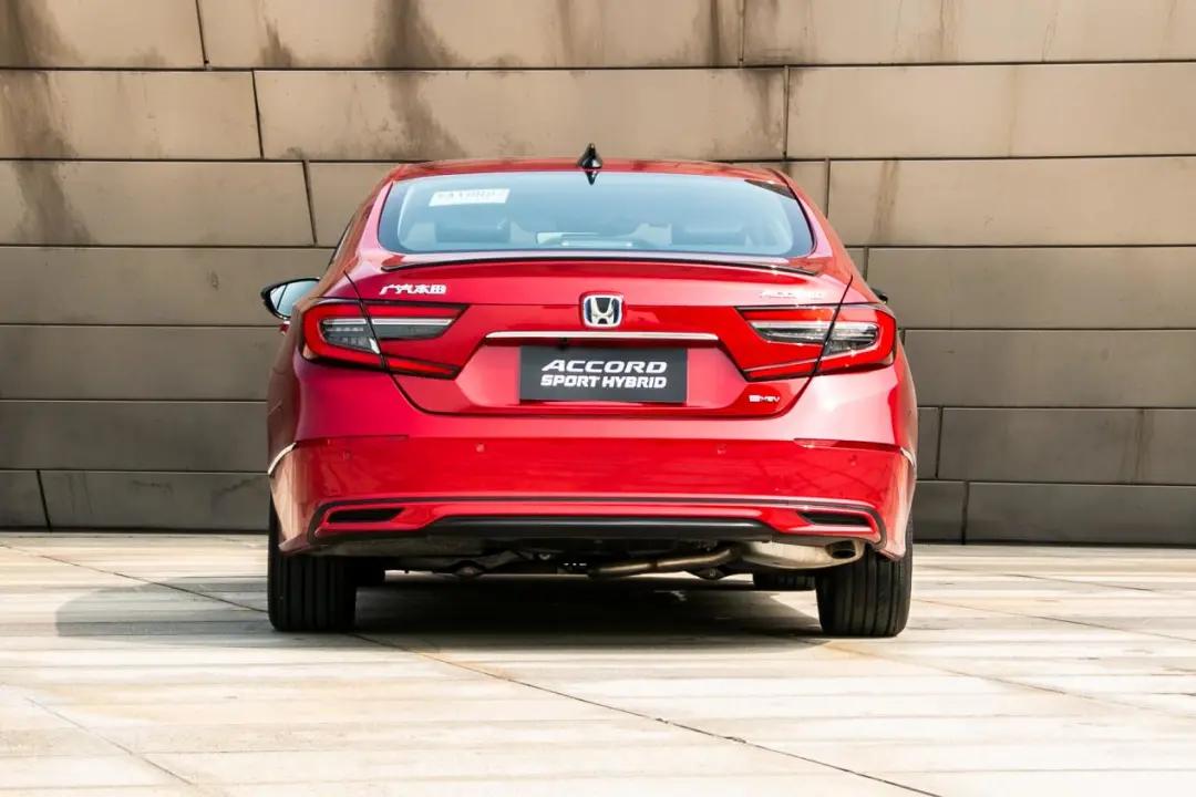 车长超4米9，3毛一公里香到爆，最火合资B级车出新款，开过都说好