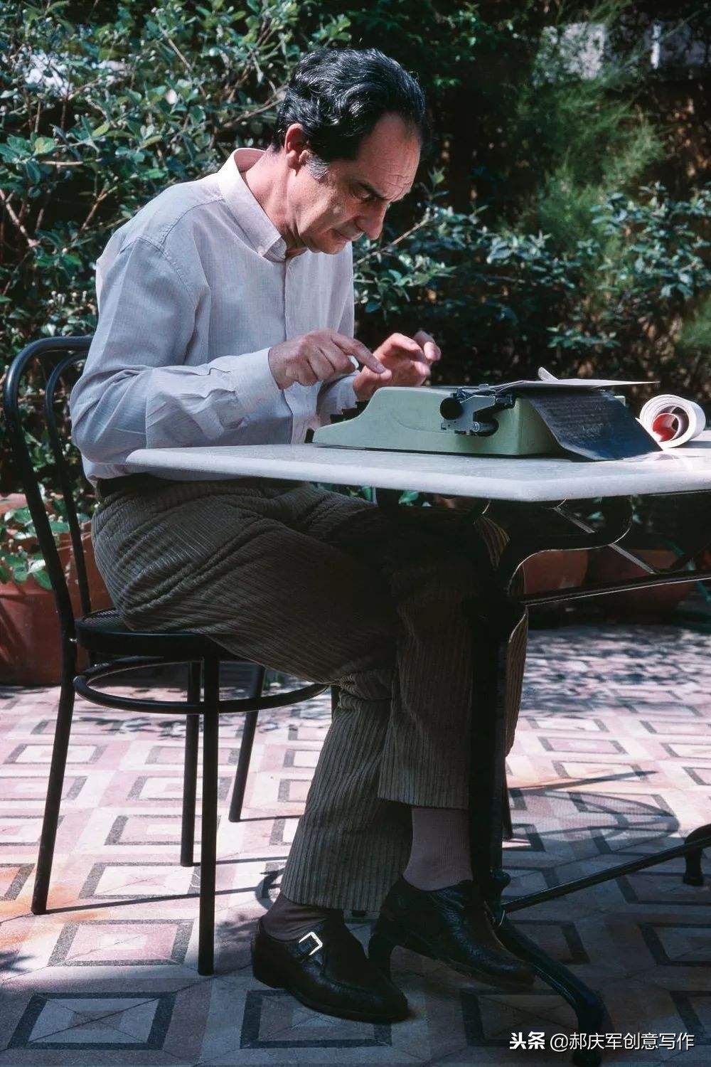 写情节即写人物，新世纪小说写法：艾丽丝·门罗《机缘》启示