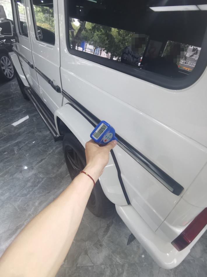 5年的奔驰C260还会贬值多少,十多年的奔驰g值得买吗