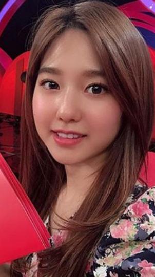 41岁男星恋小17岁女星,41岁男明星恋上17岁女星