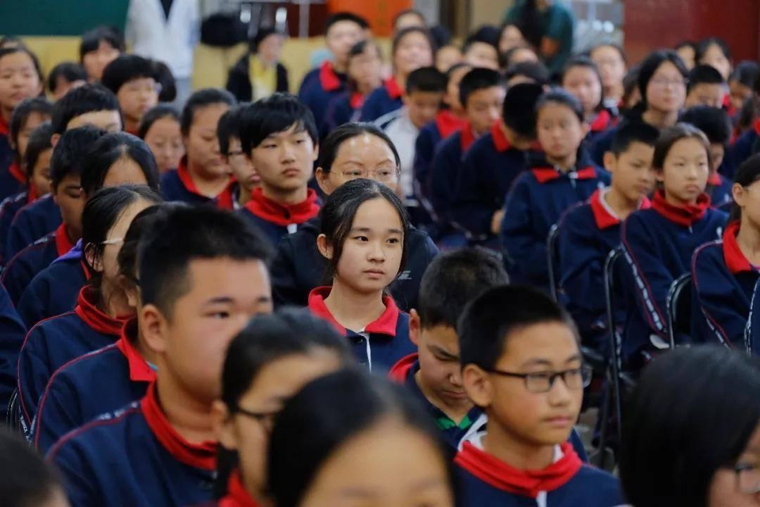 字水中学vs徐悲鸿中学篮球比赛,重庆字水中学和徐悲鸿哪个好