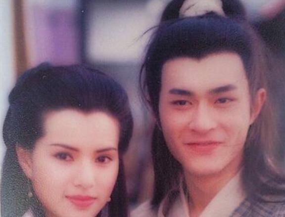 金庸笔下为什么让小龙女*身失**？原来有两个原因，匹配和还债