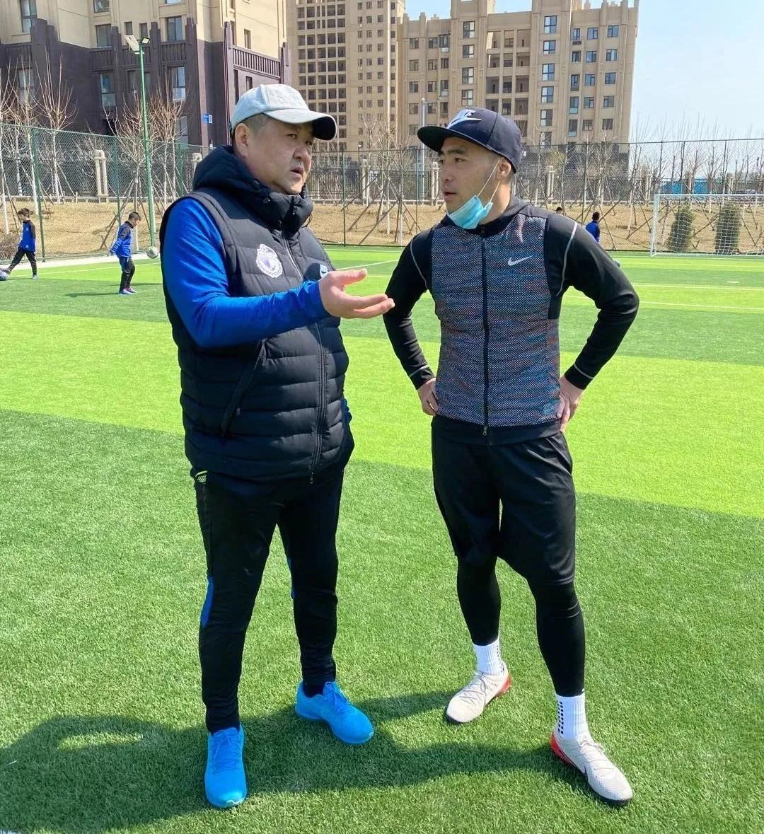 徐晖最新训练视频,徐晖羽毛球教练