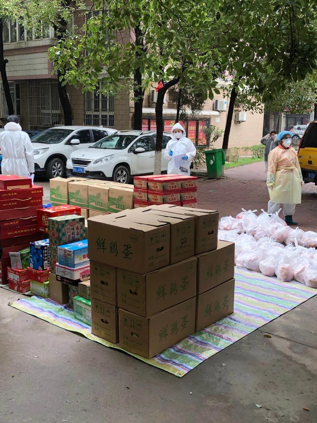 远亲不如近邻武汉福达坊集团特殊时期为市民稳价保供