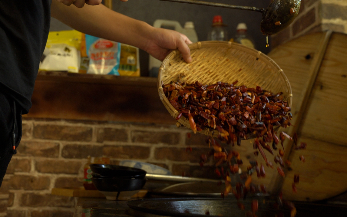 鸡肉蘑菇酱做法,鸡腿菇炖酱的做法