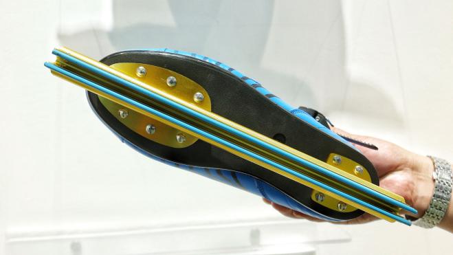 凤凰涅磐黑檀木,凤凰涅磐破茧重生