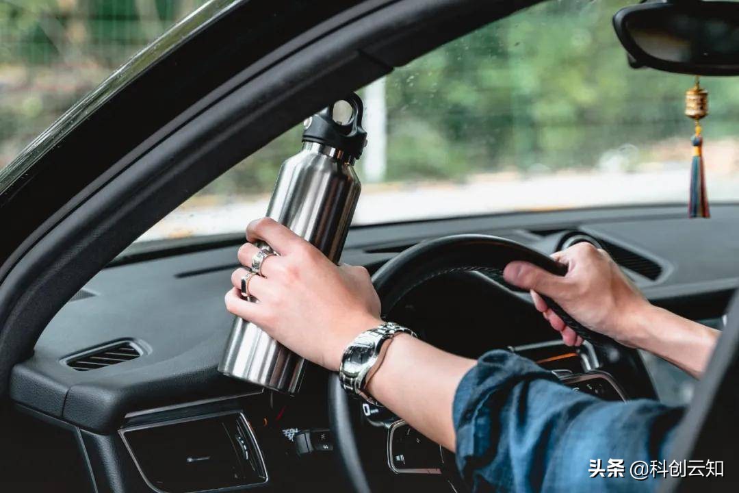 适合单手开车的保温杯,开车时超级方便的保温杯