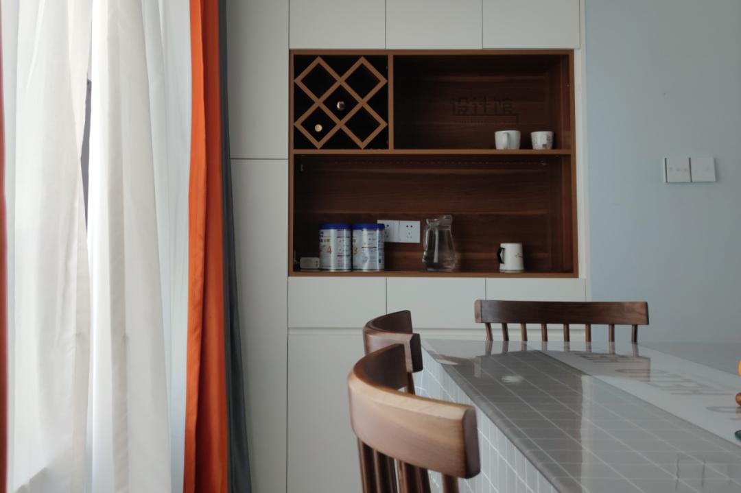 请问插座面板最小的尺寸是多大的,电动窗帘盒插座的预留尺寸是多少