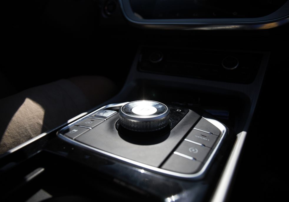 体验帝豪GSe：驾驶性标定可以秒杀一众新势力造车