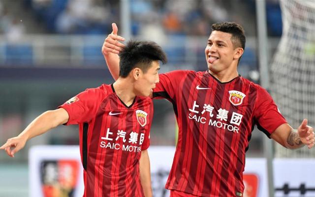 国足归化球员参加世界杯,历史性时刻国足上五名归化