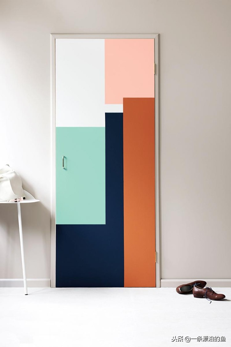 卧室门太丑了怎么改造,怎样使门能焕然一新