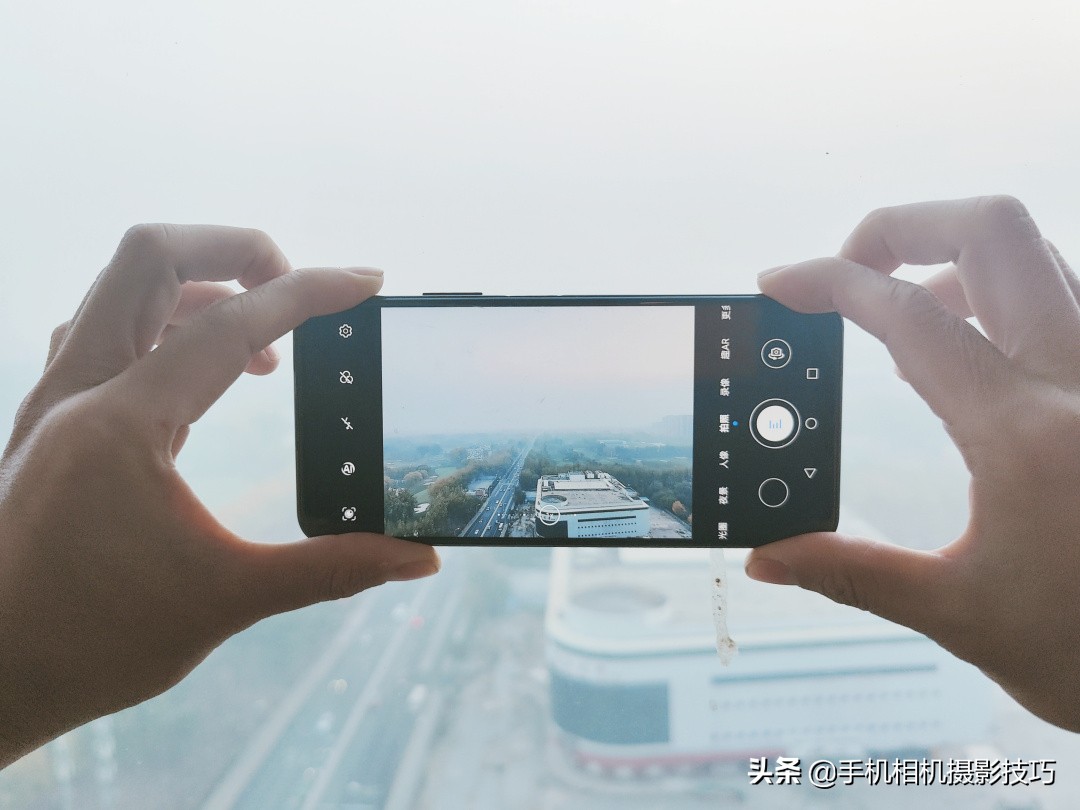 拍照反光!这个困扰你许久的问题,终于有解决办法了