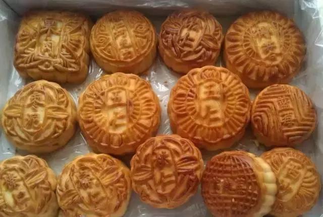 天津特色美食天津煎饼果子 (天津风味小吃三绝)