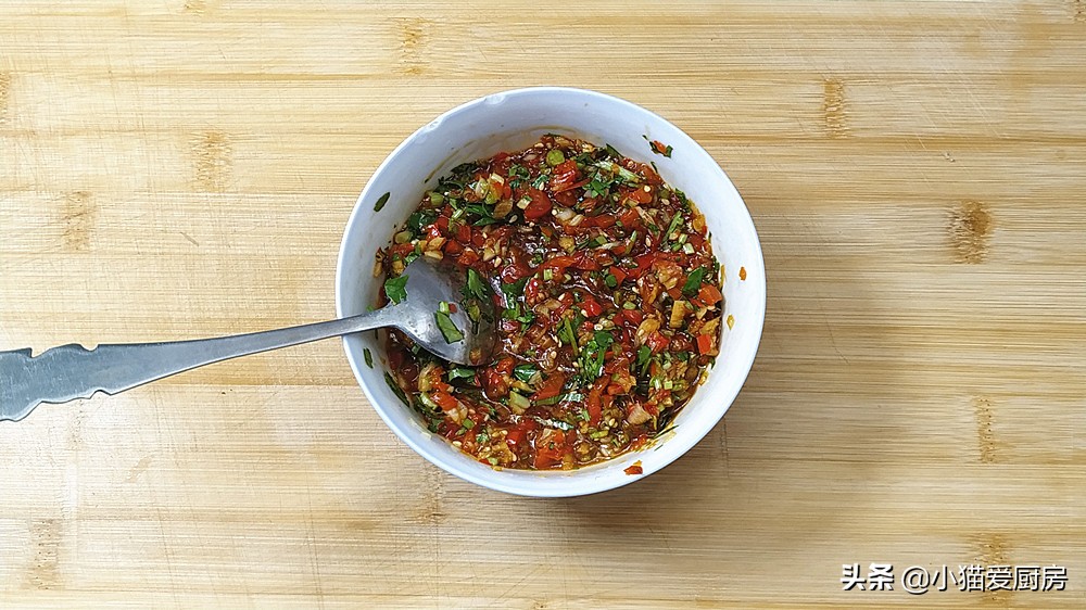 家常凉拌蒜香茄子的做法,想吃点开胃爽口的菜
