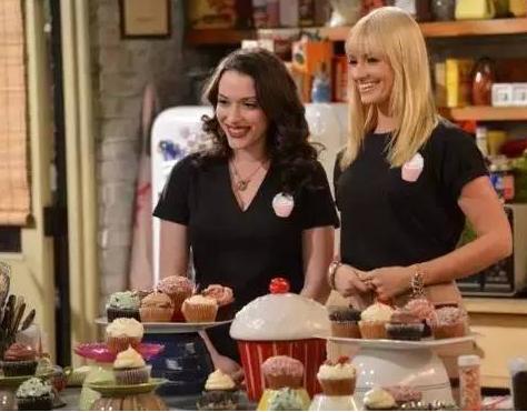 美剧破产姐妹麦克斯和卡洛琳，你更喜欢谁？