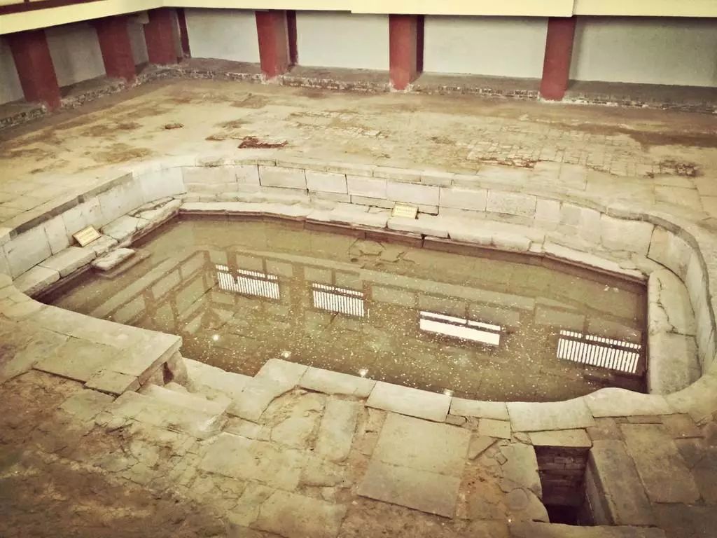 华清宫景区里的华清池,天下第一温泉华清宫