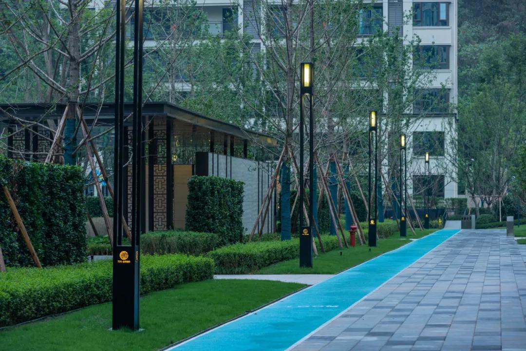 万科金开悦府,万科金开悦府高压线