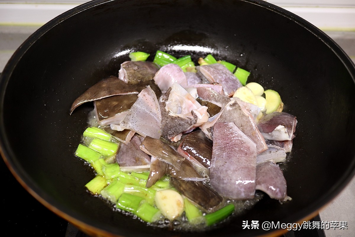 老板鱼和魔鬼鱼有什么区别呢,很奇特的鱼是老板鱼