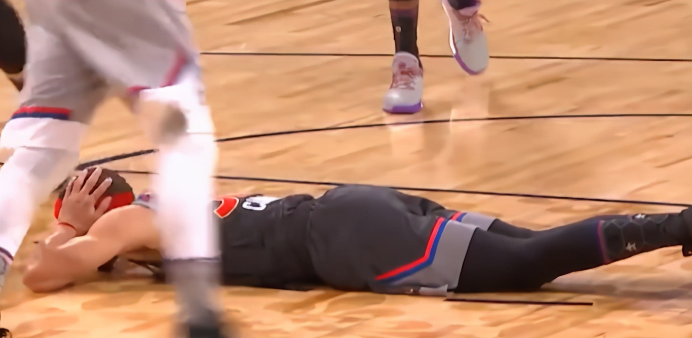 库里全明星被字母哥隔扣中文解说,库里全明星赛16记三分奥尼尔