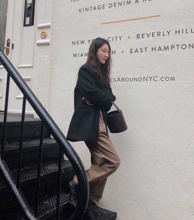 闊╁浗绌挎惌鏄ュ鏂版,闊╅噷闊╂皵鐨勬槬瑁呯┛鎼竴鏁村