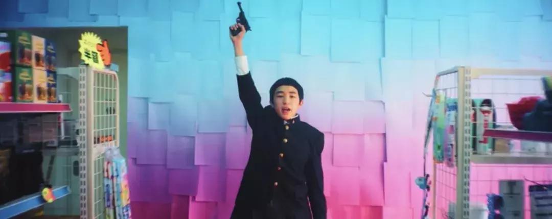 岛国鬼才！就这样，他拍出了年度爆款
