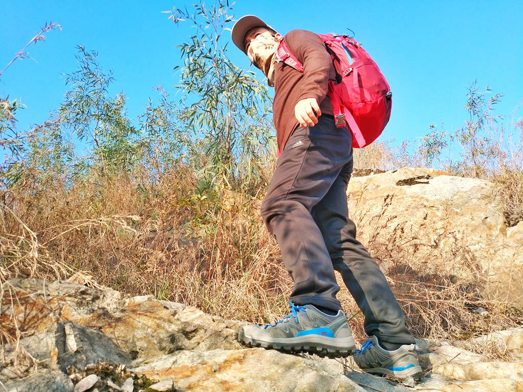 温暖舒适轻盈灵活——阿迪达斯HYBDSTRPTWT18男子户外长裤测评