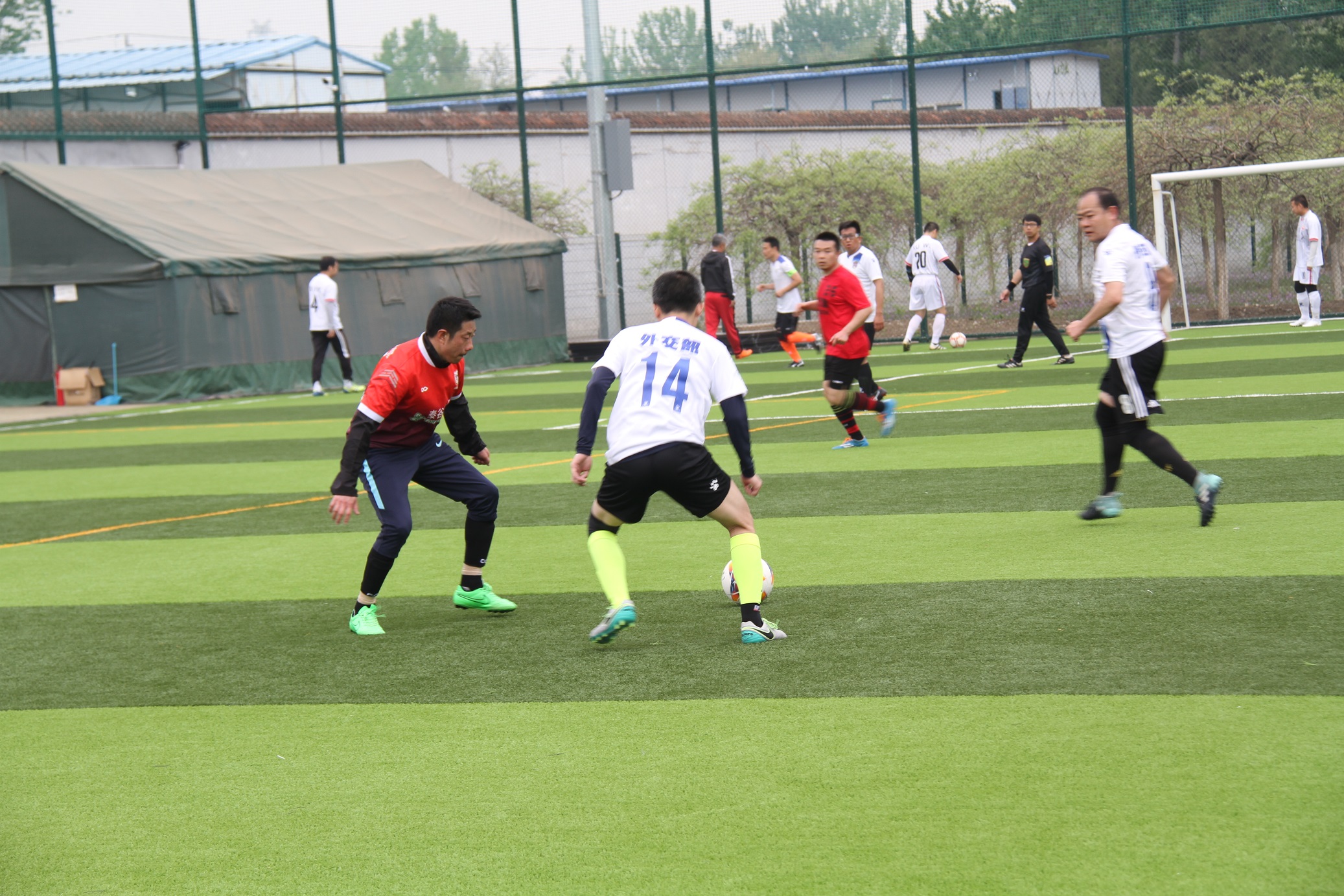 足球必须永不言弃,足球人间好时光