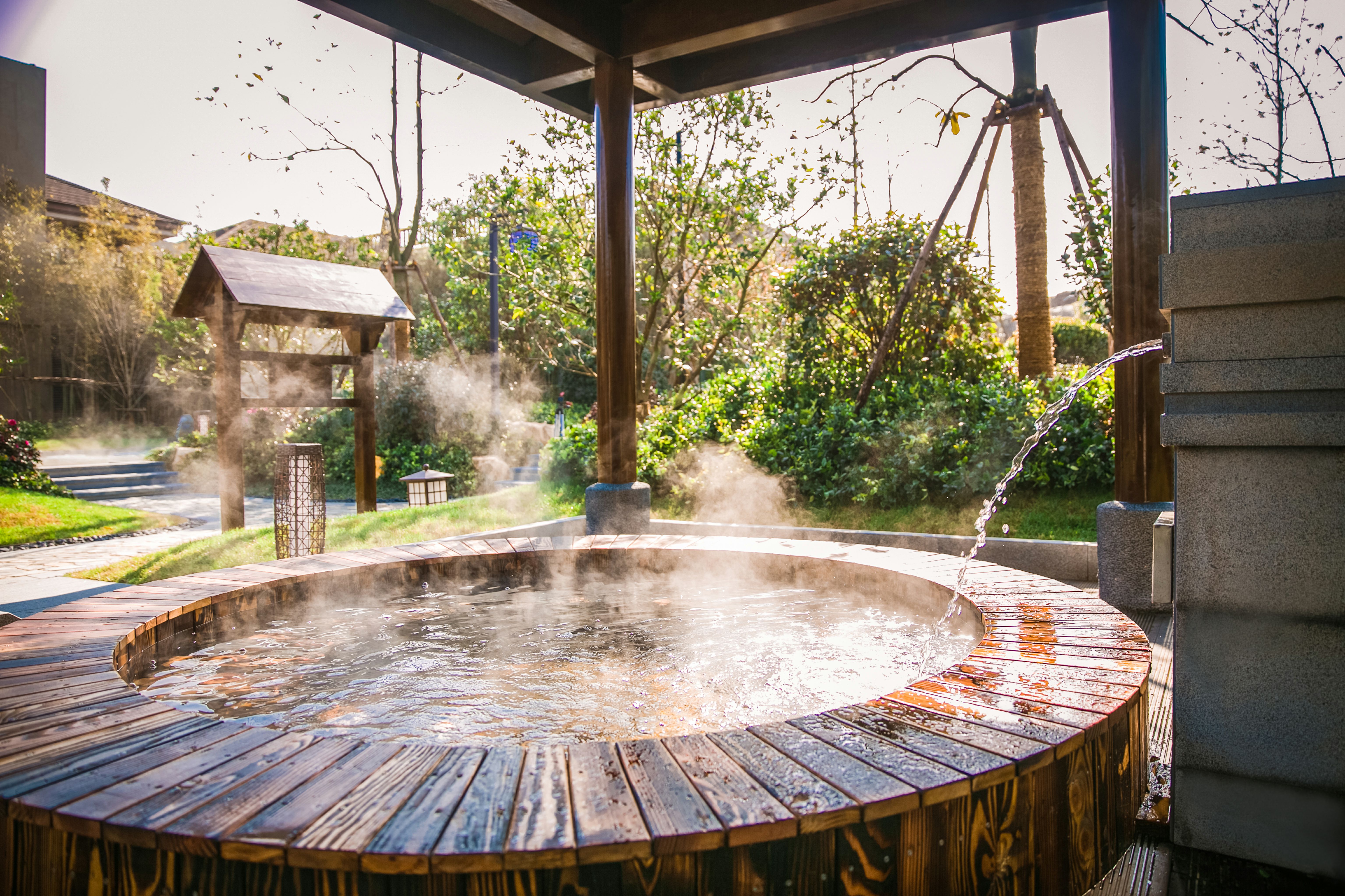 良渚君澜双人温泉,冬日暖阳泡温泉