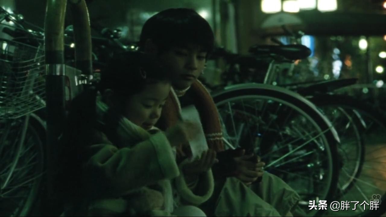 无人知晓：真实事件改编，母亲为和男友同居，抛下四个孩子离去