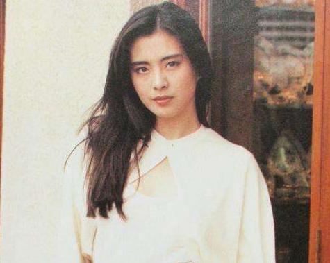 王祖贤现在靠什么生活,不工作不上班哪来的钱