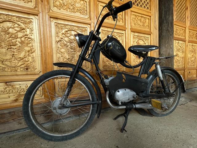 早年爱车族玩啥：幸福250与单缸屁驴子，当年太拉风了