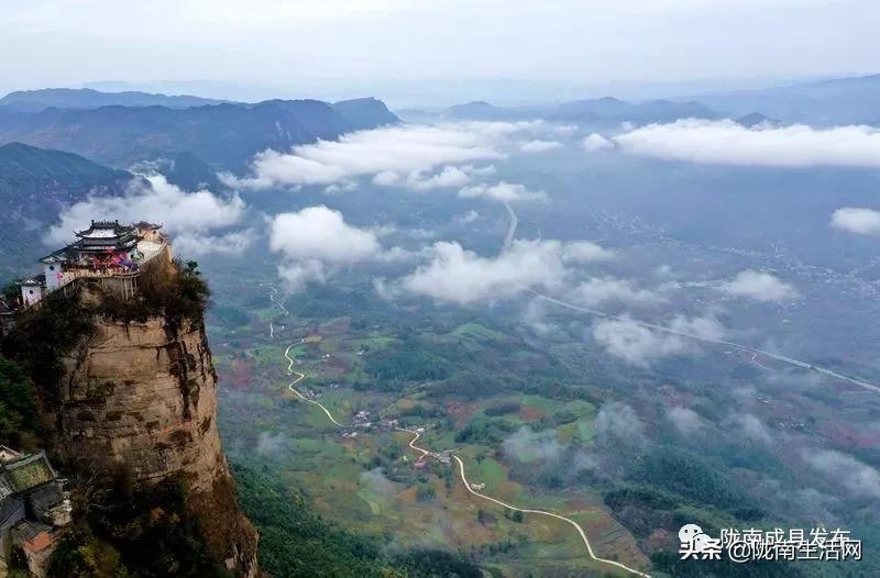 我叫成县，这是我2019年的自拍照