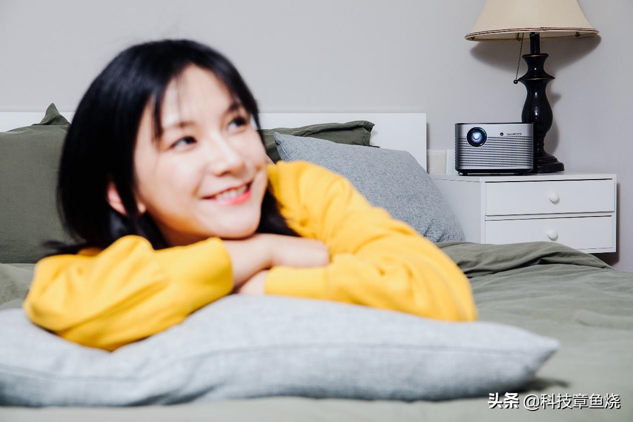 小仙女教你在家轻松搭建私人影院