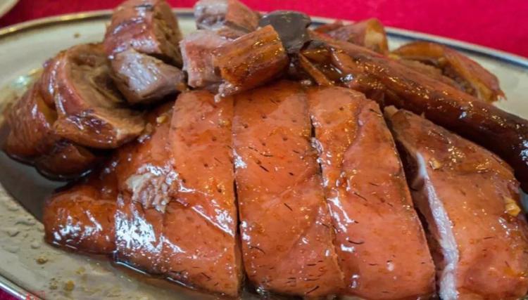 油亮烧鹅,烧鹅颜色油亮