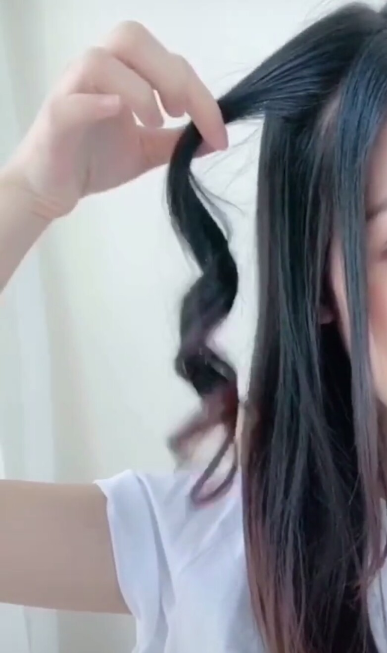 直发棒卷发方式,直发棒怎么卷后面头发