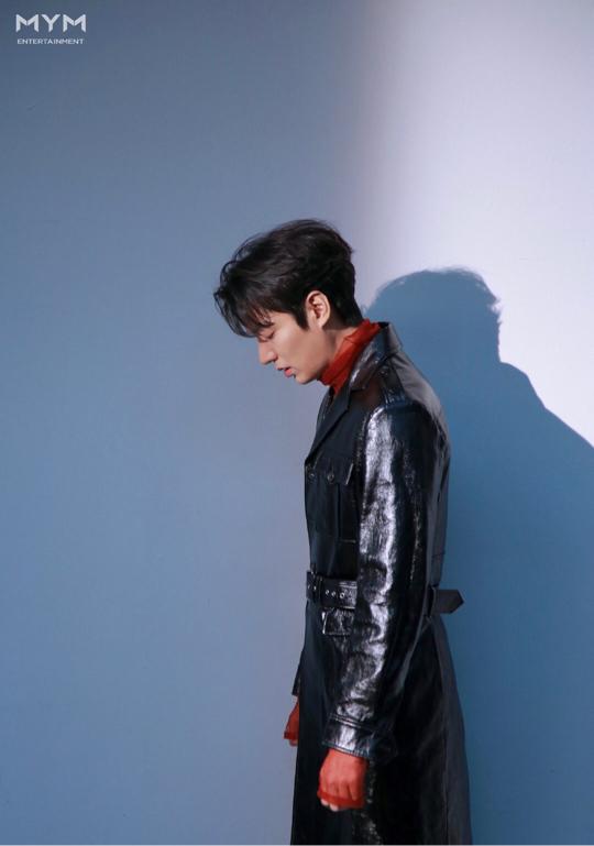 李敏镐穿大衣图片,李敏镐穿黄大衣