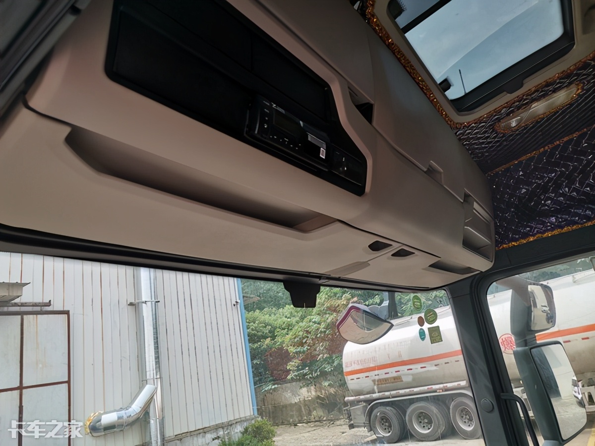 斯堪尼亚国六二手车多少钱,二手斯堪尼亚牵引车什么价格